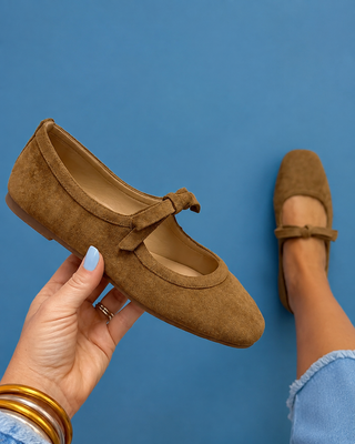 Corky’s Layover Flats in Camel