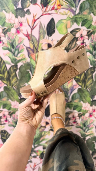Corky’s Carley Wedge in Almond