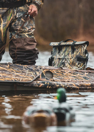 Mossy Oak - Auto-Sealing, Waterproof, Floating, Scent Proof Day-Pack in Shadow Grass Habitat